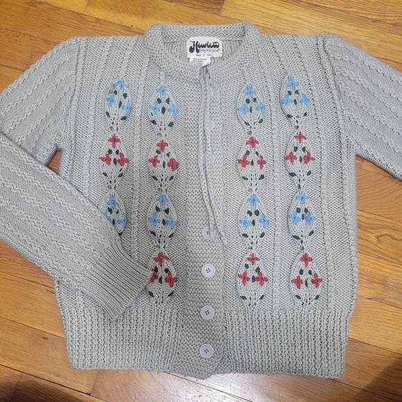 Hewlett | 70s Vintage Wool Blend Gray Floral Cardigan - Picture 2 of 10